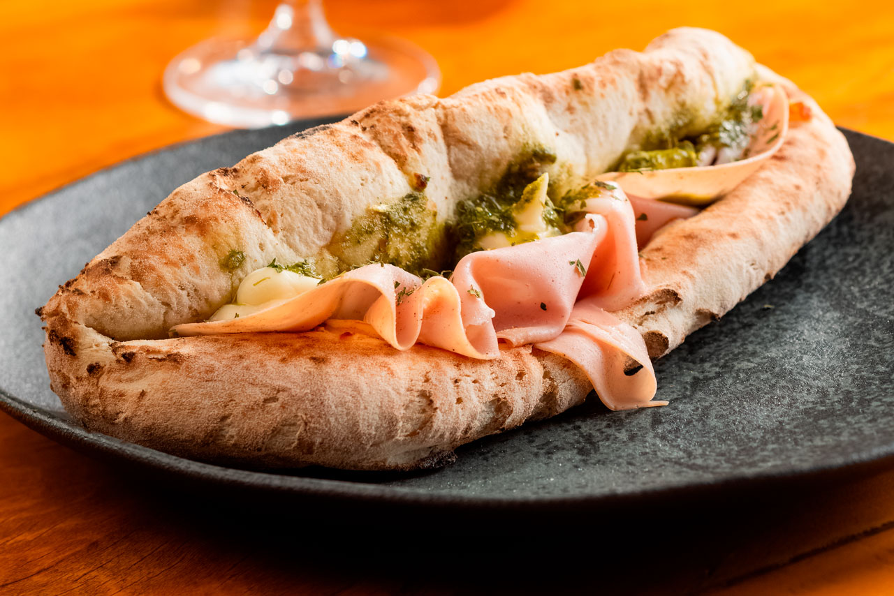 panuozo-com-mortadela-italiana